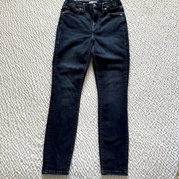 Good American Good Legs Cropped Skinny, Size 2 - Picture 4 of 14